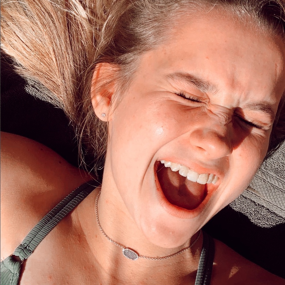 Meet your Posher, Cami